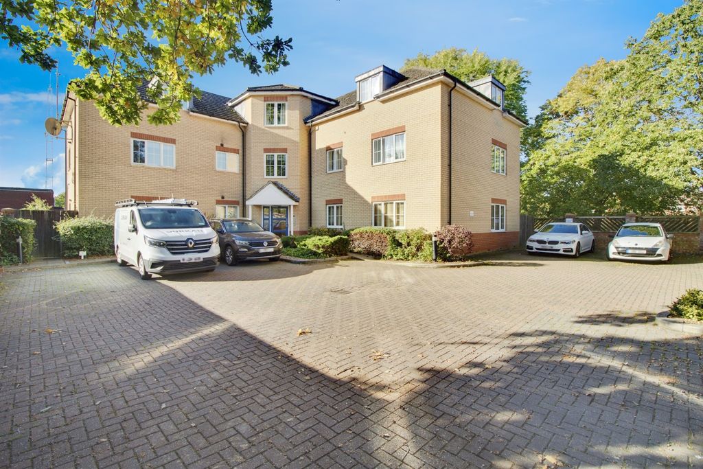 Property photo 1 of 17