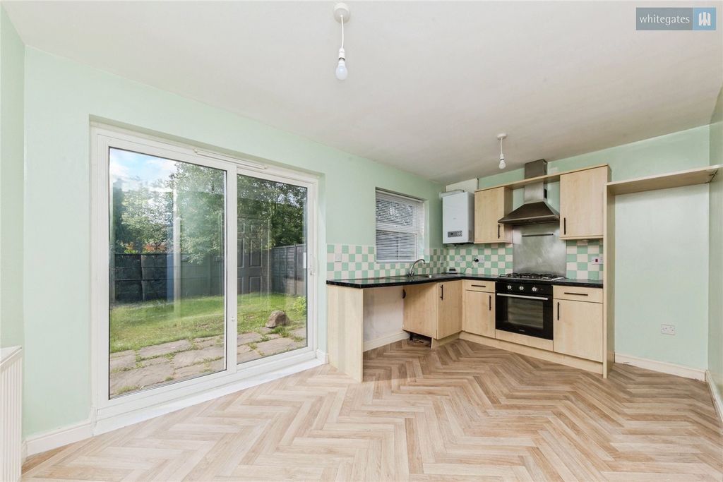 Property photo 2 of 14 Picture No. 05