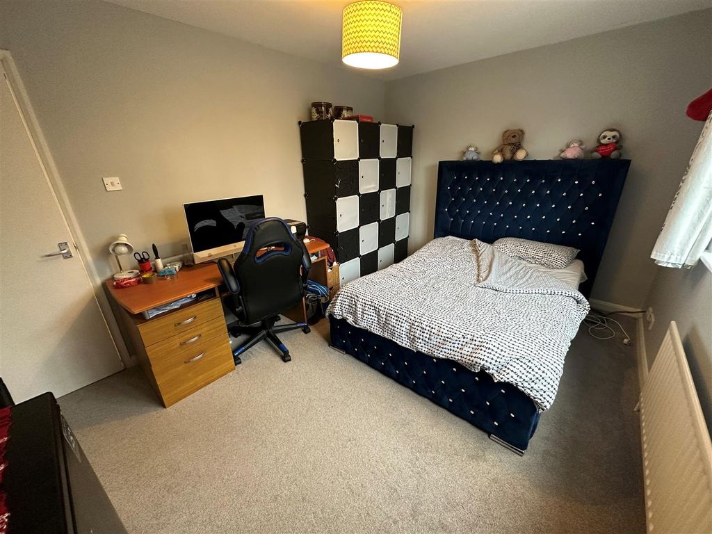 Property photo 3 of 5 01923 228822