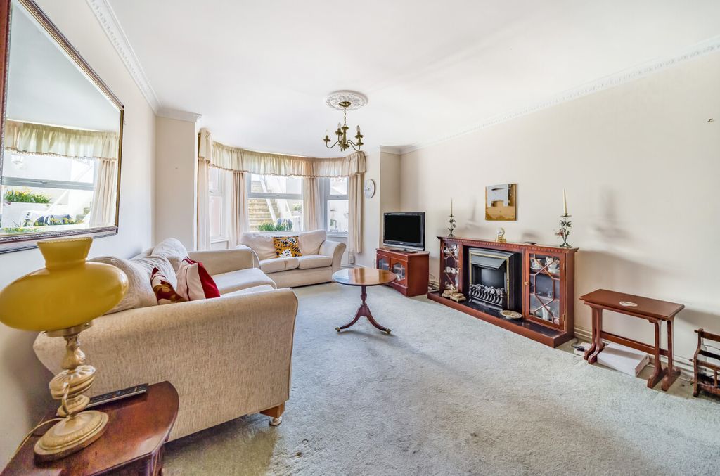 Property photo 3 of 20 3 - Sitting Room