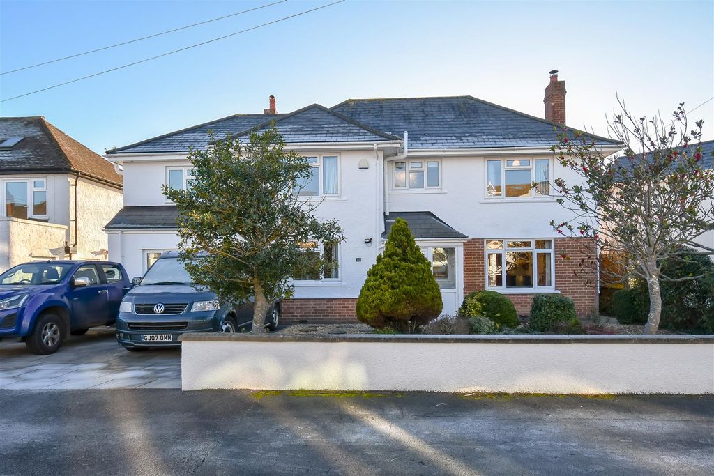 Property photo 1 of 43 Front