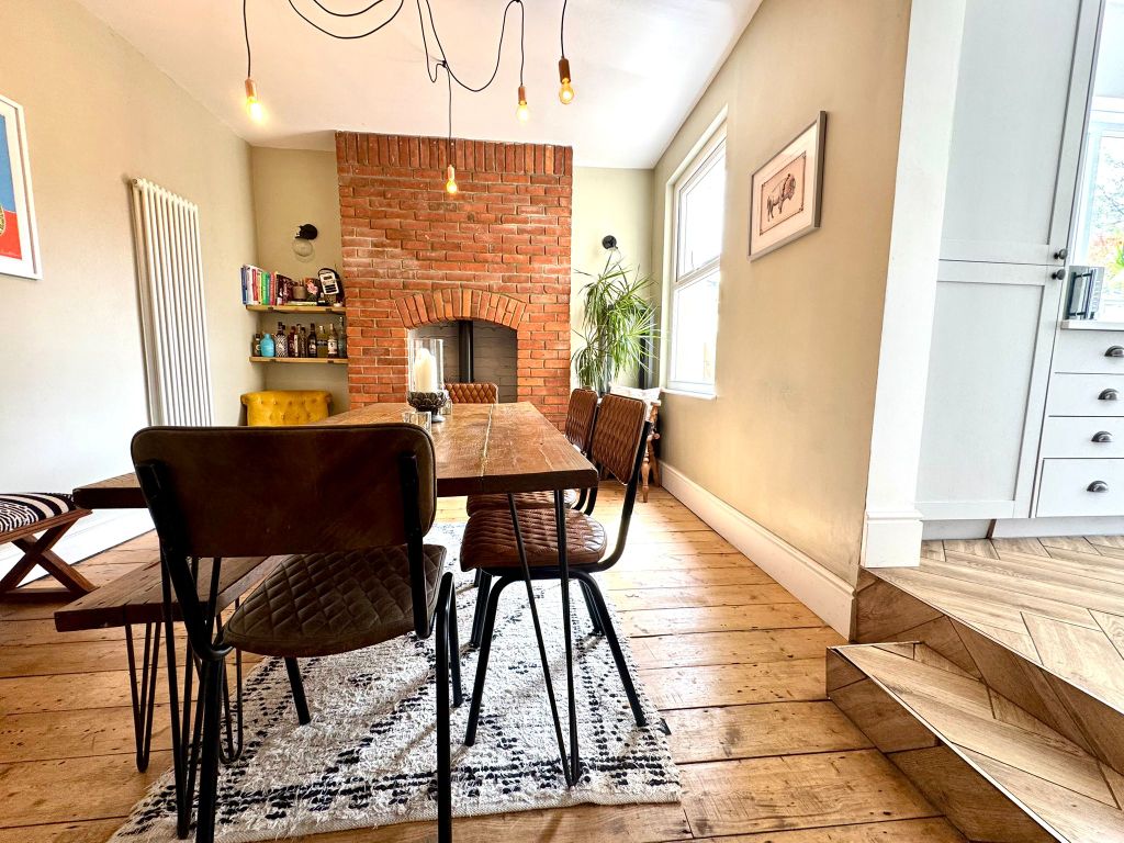 Property photo 3 of 31 Dining Room 2