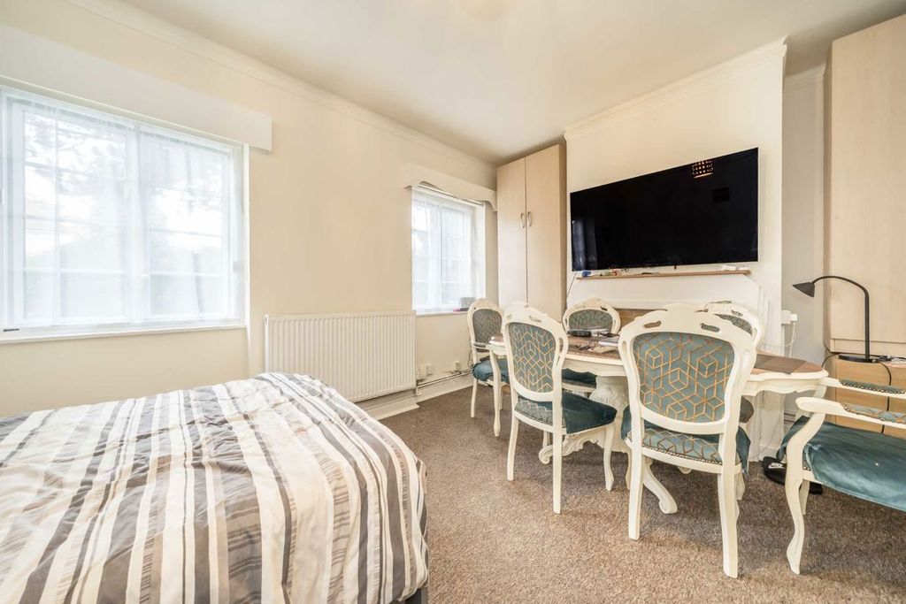 Property photo 3 of 5