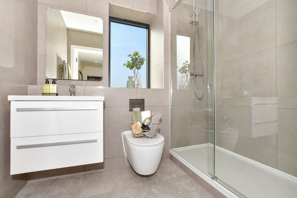 Property photo 3 of 9