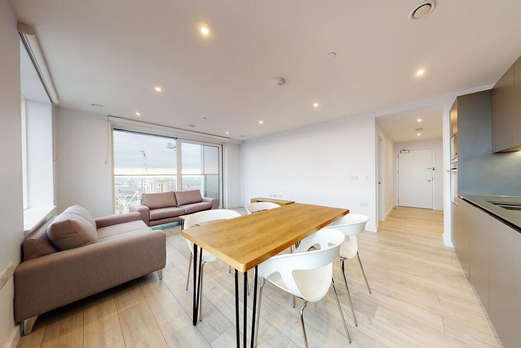 Property photo 3 of 23