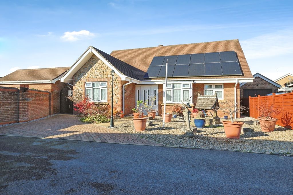 Property photo 1 of 9 4049543