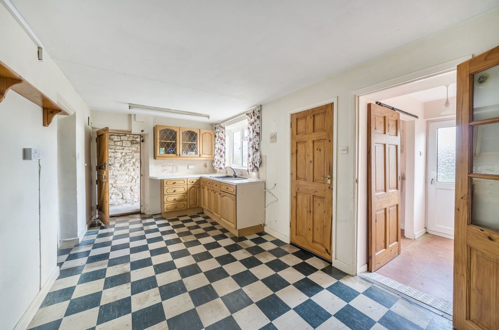 Property photo 3 of 31 1343994-3-68Bac0d...