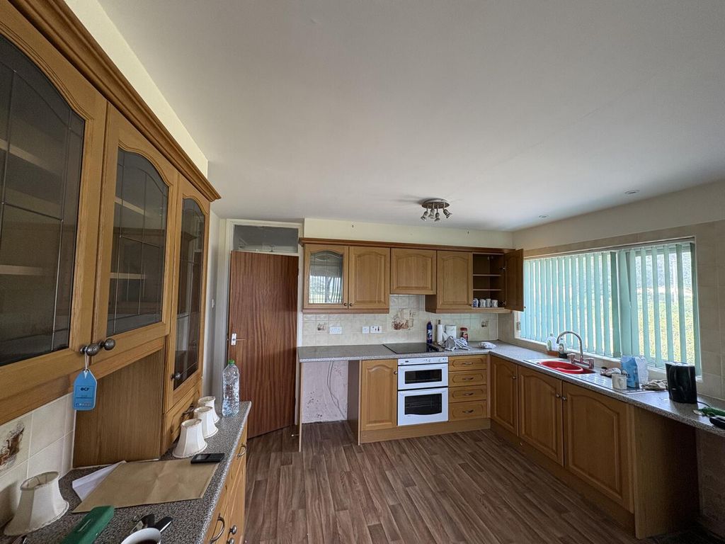 Property photo 2 of 44 Kitchen