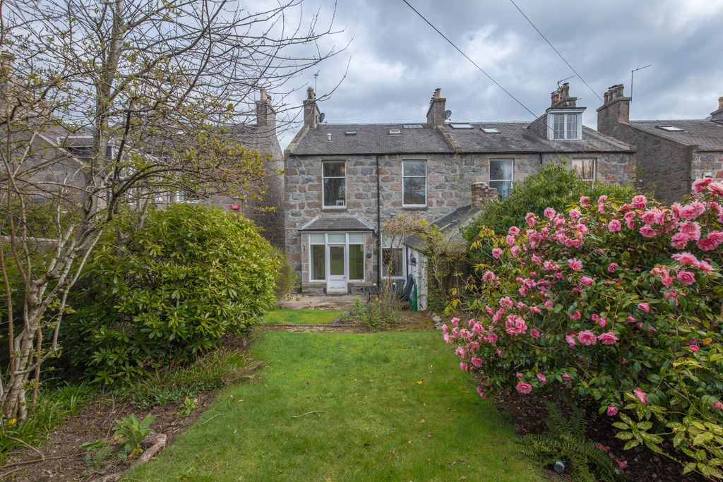 Property photo 1 of 26