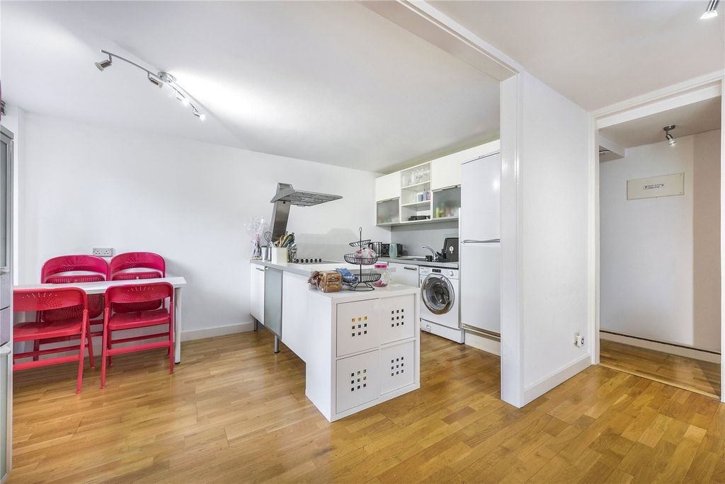 Property photo 3 of 8