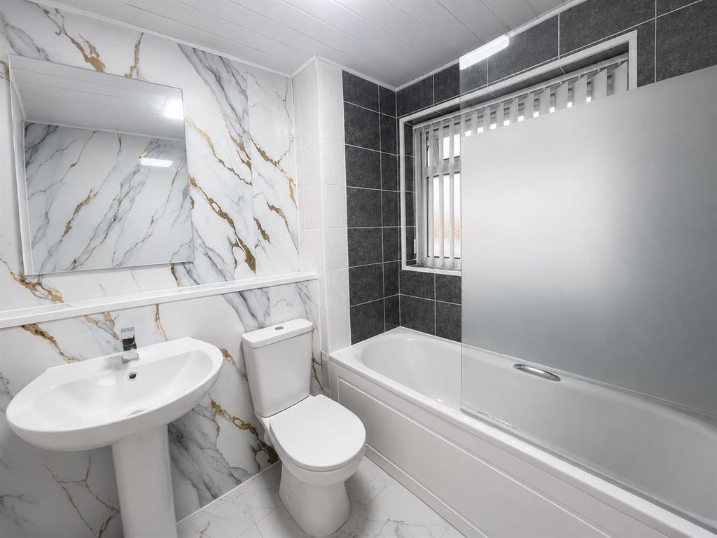 Property photo 1 of 6 Bathroom New.Png