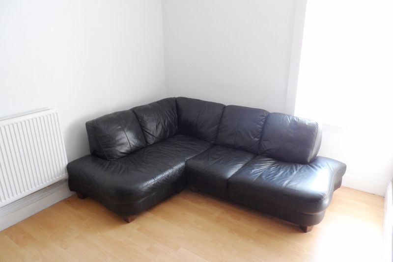 Property photo 2 of 8 Lounge