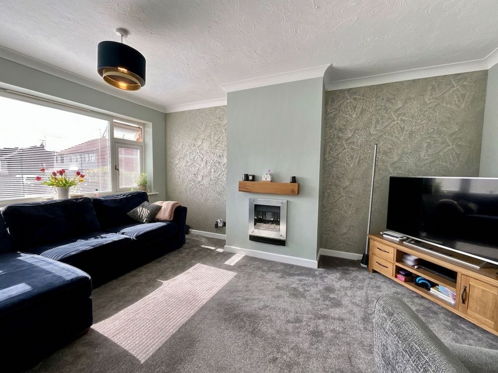 Property photo 2 of 34