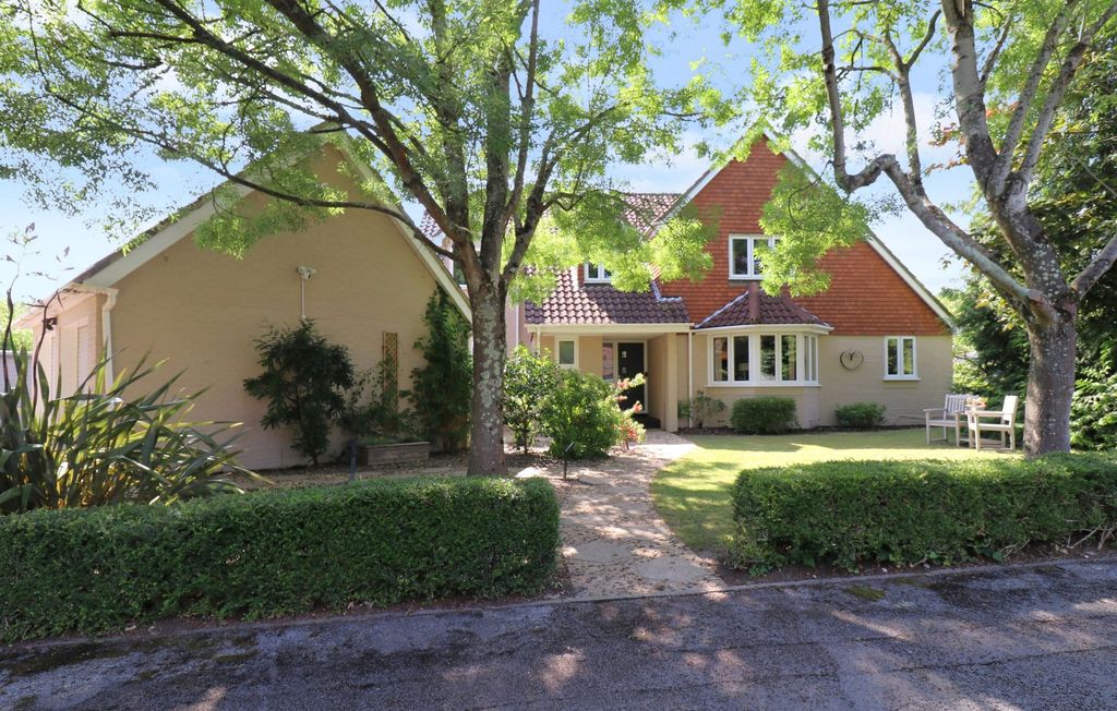 Property photo 1 of 31