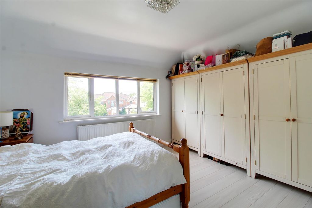 Additional image 10 of 5 bed detached house for saleMymms Drive, Brookmans Park AL9