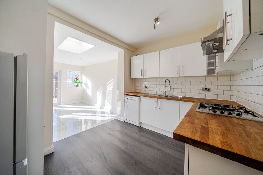 Property photo 1 of 20 Kitchen