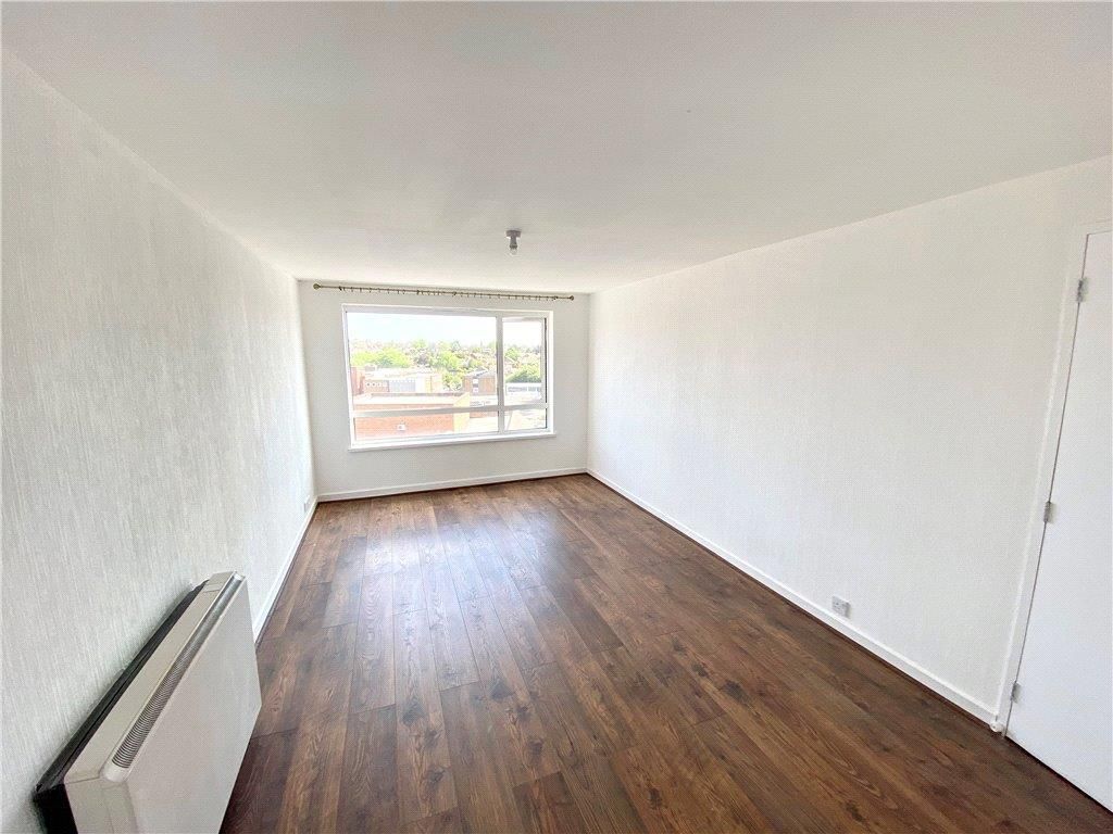 Property photo 3 of 4 Living Room
