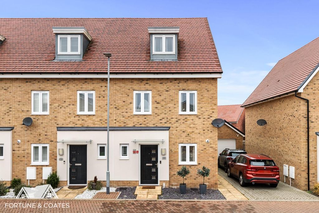 Property photo 1 of 22 Huntleyroad_22.Jpg