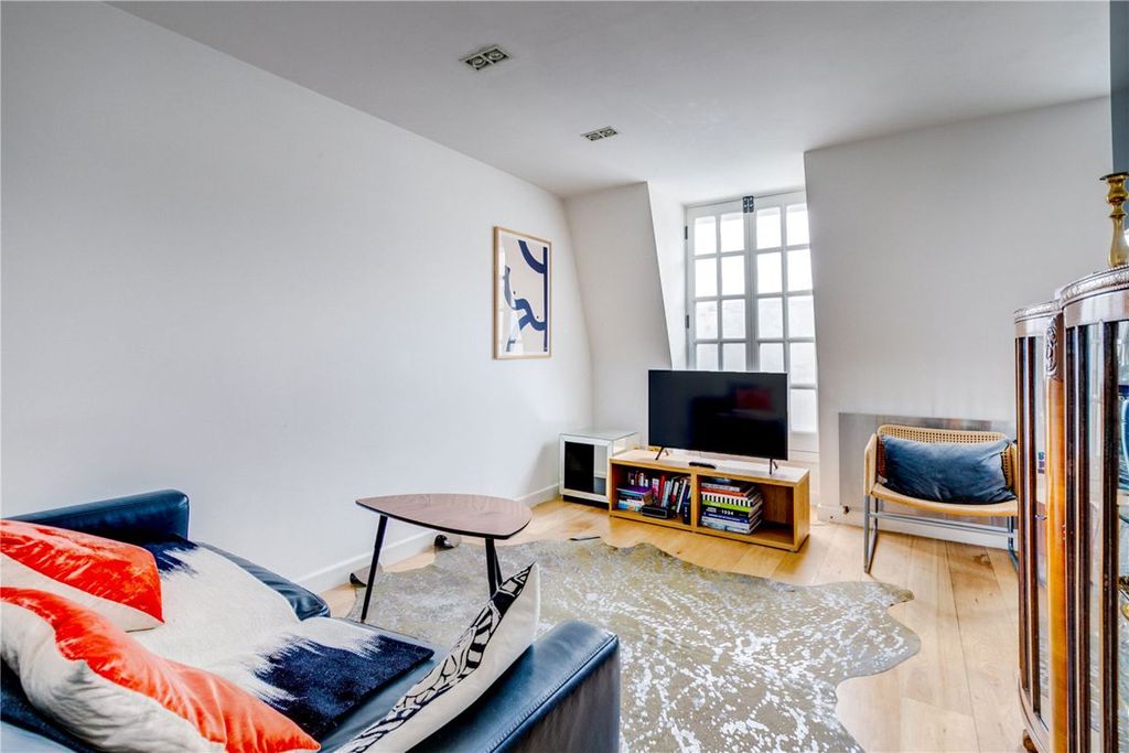 Property photo 2 of 6