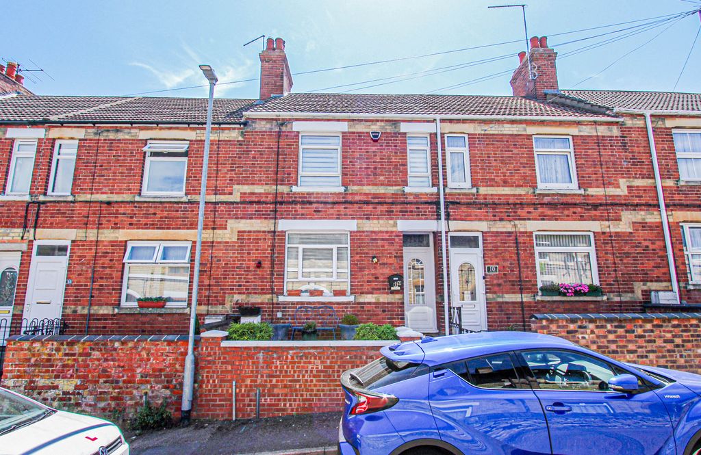 Property photo 1 of 10 Front