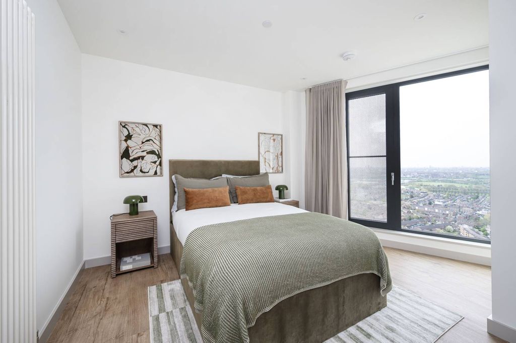 Property photo 3 of 40