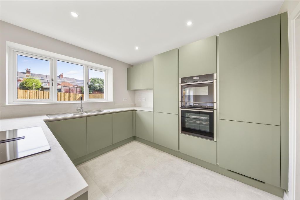 Property photo 2 of 11 Kitchen.Jpg