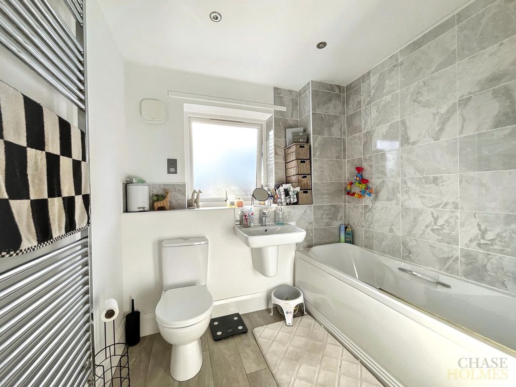 Property photo 2 of 23