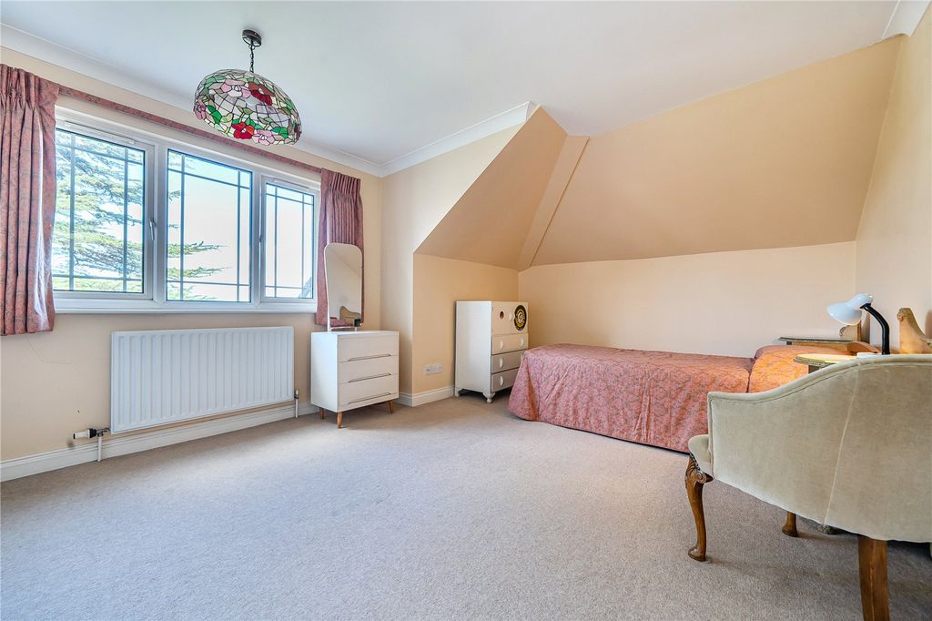 Additional image 8 of 3 bed flat for saleCulloden Road, Enfield EN2