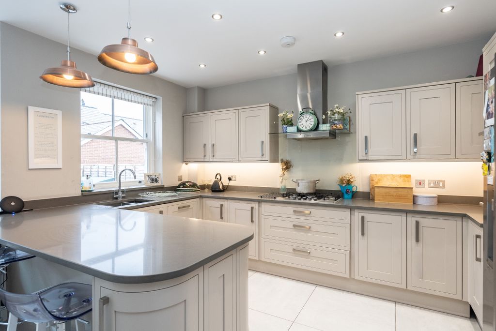 Additional image 12 of 5 bed semi-detached house for saleLonsdale Road, Dorking RH4
