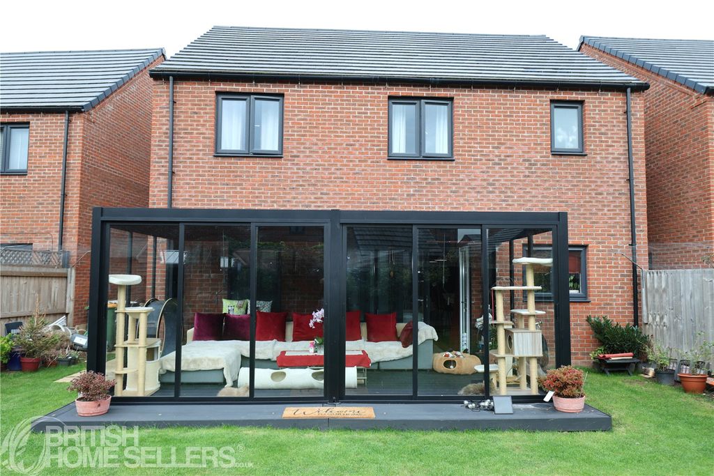 Property photo 2 of 20 Picture No. 27