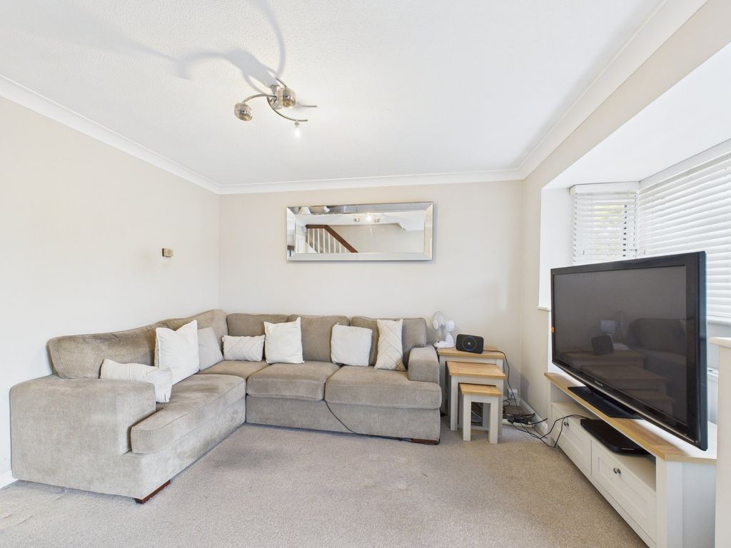 Property photo 2 of 14 Living Room