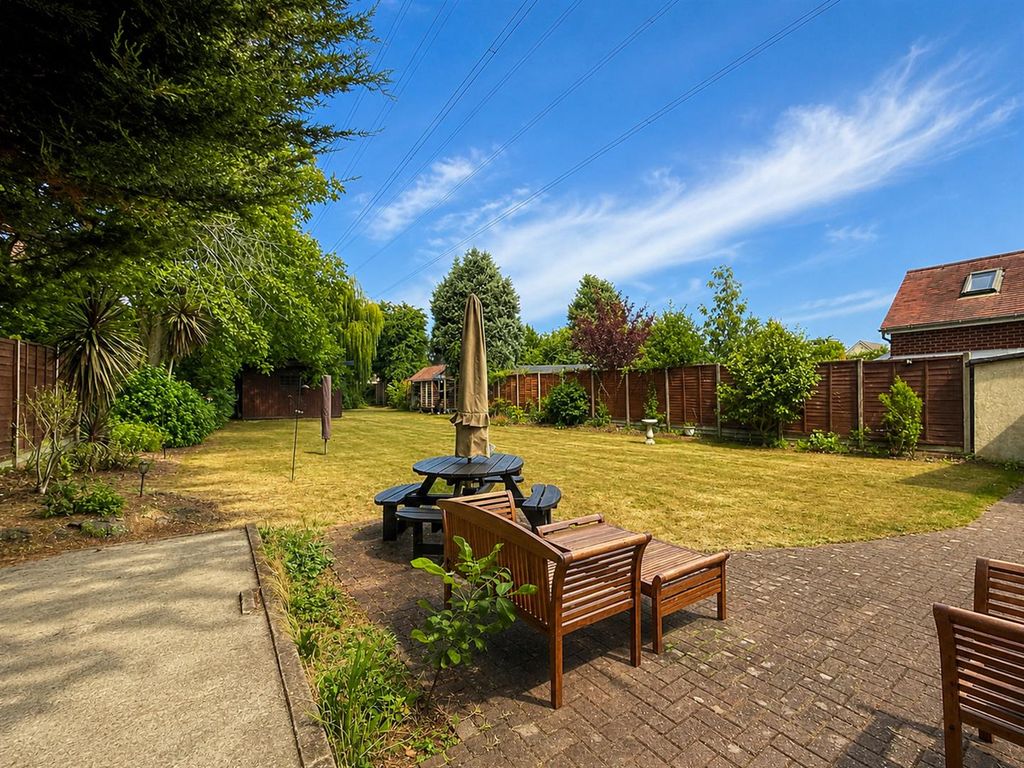 Property photo 2 of 25 986Ec00A-09A8-451D-8568-9Efdfa2D8D8E.Jpg