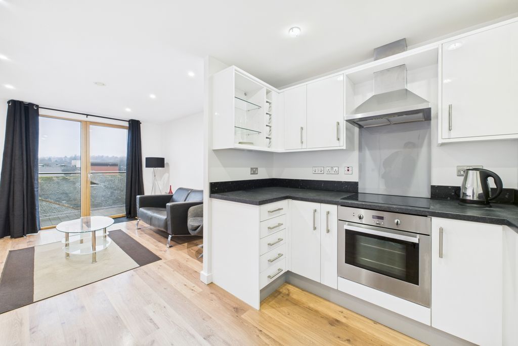 Property photo 3 of 15 Kitchen