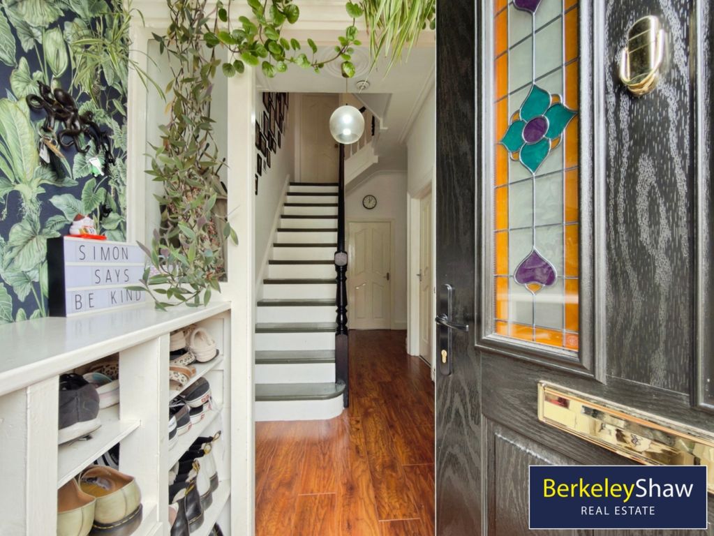 Property photo 3 of 27 Porch/Vestibule