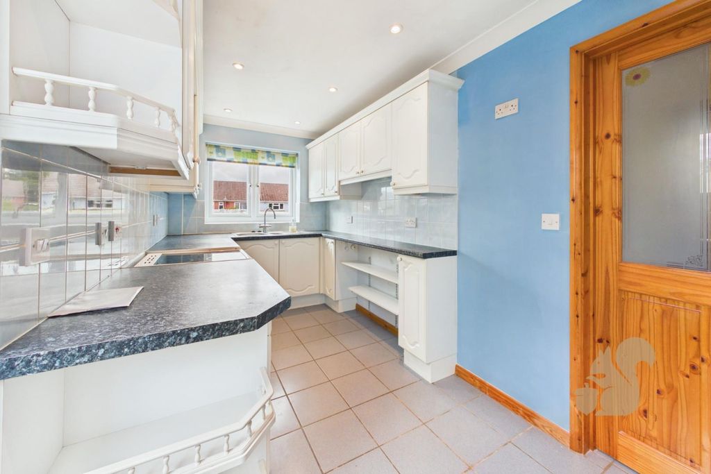 Property photo 3 of 16 Kitchen