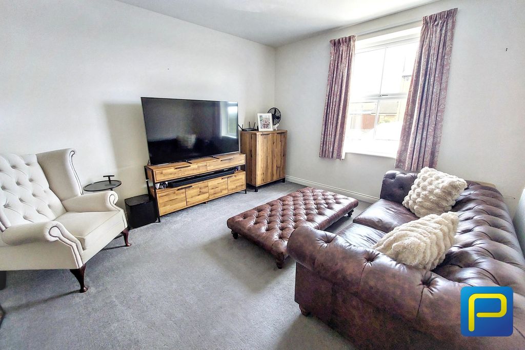 Property photo 2 of 28