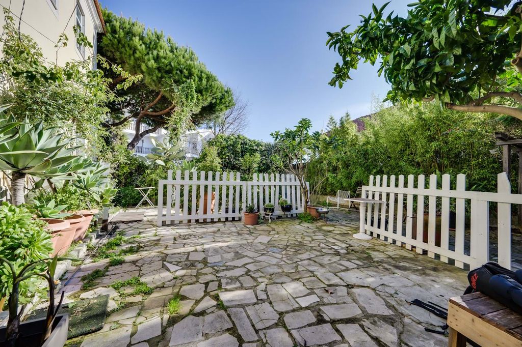Property photo 2 of 25