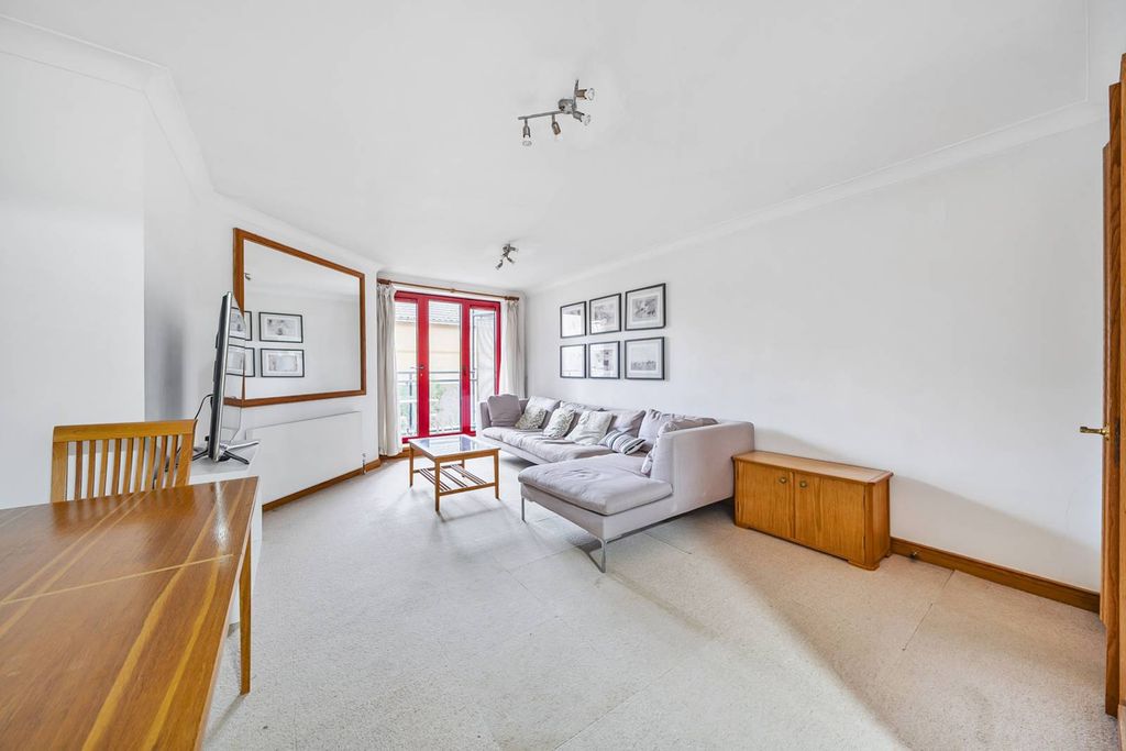 Property photo 3 of 11