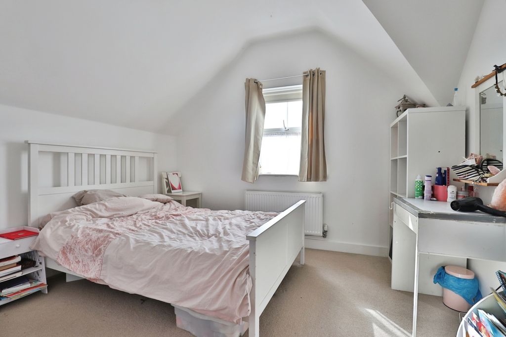 Property photo 2 of 17 Photo