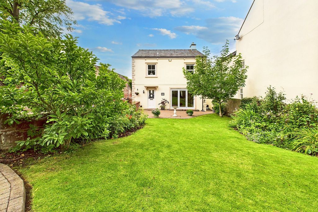 Property photo 1 of 45