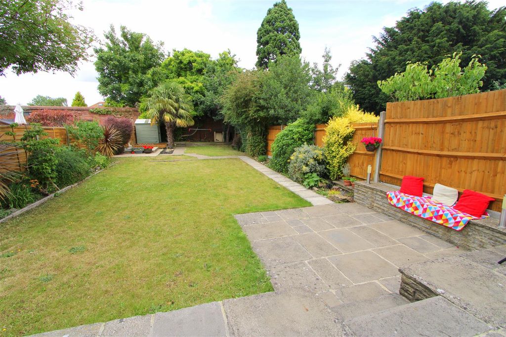 Property photo 2 of 24 Garden B.Jpg