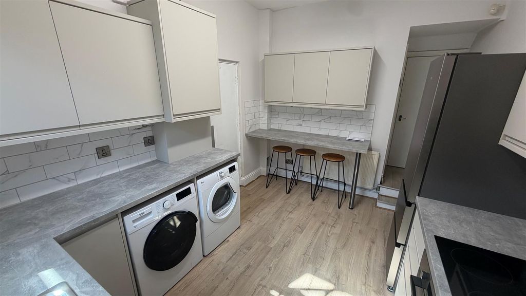 Property photo 1 of 14 6.Jpg