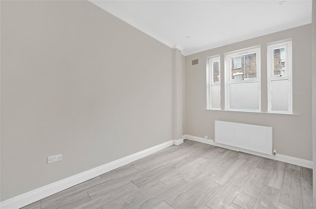 Property photo 2 of 11 Picture No. 03