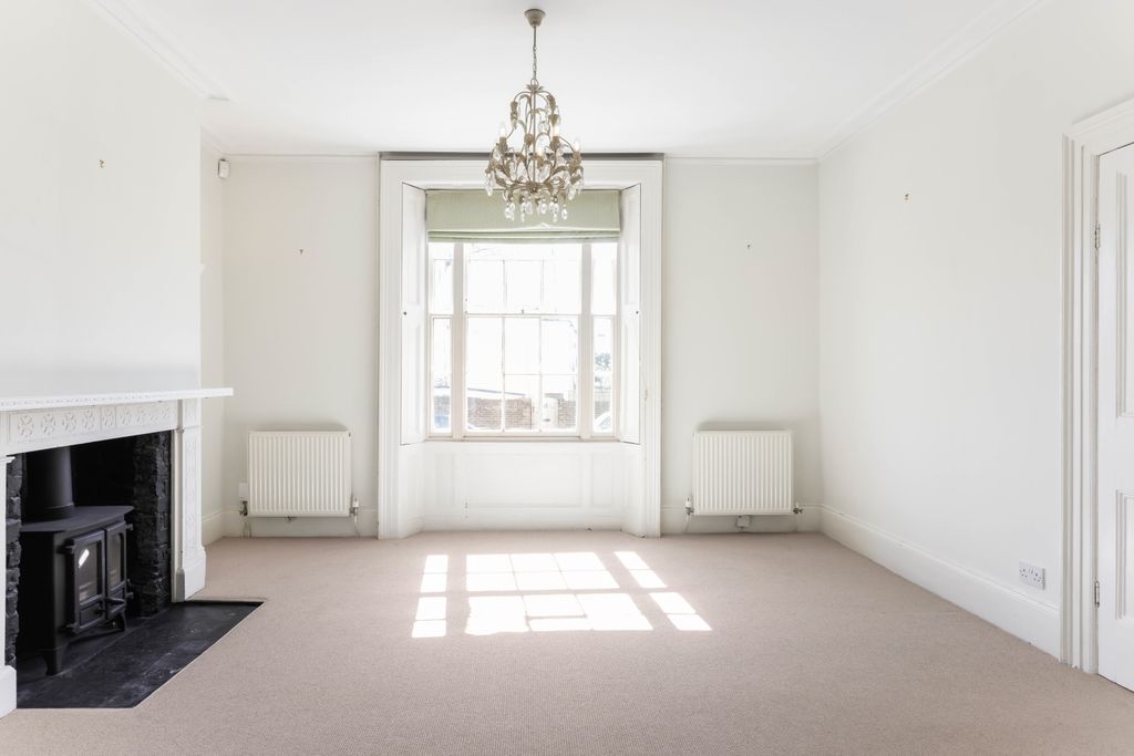 Property photo 3 of 17 Img_2781