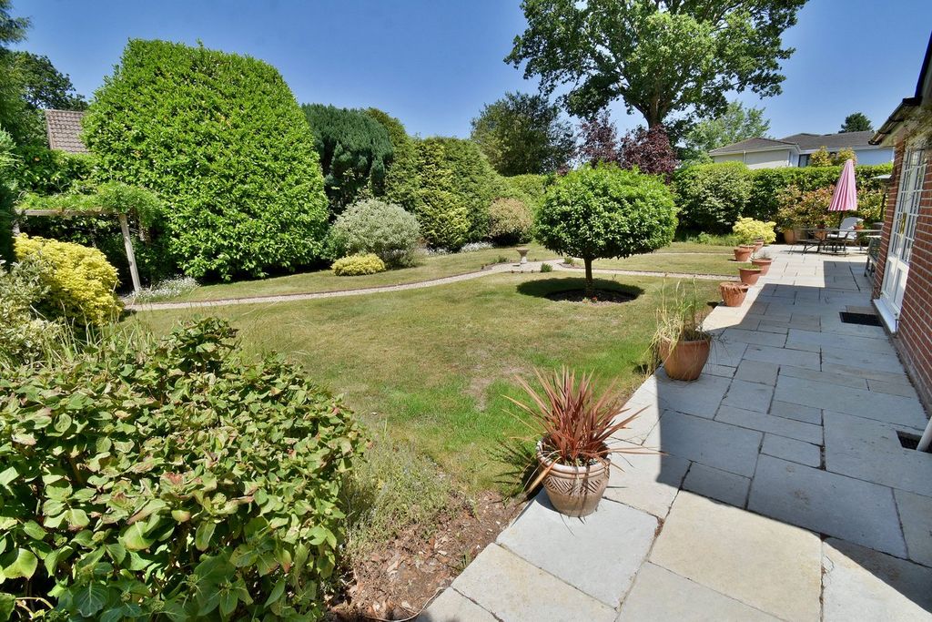 Property photo 3 of 25