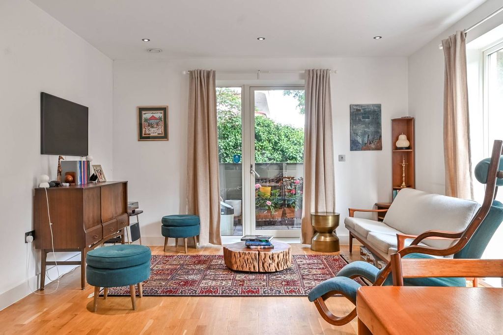 Property photo 3 of 9