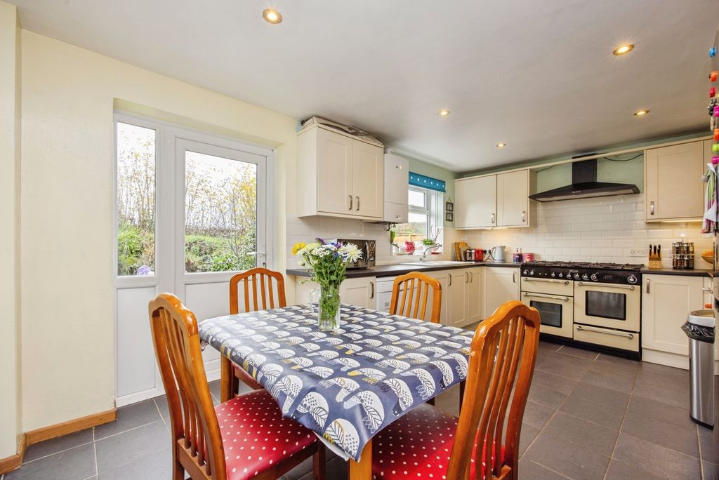 Property photo 3 of 17 Kitchen Diner