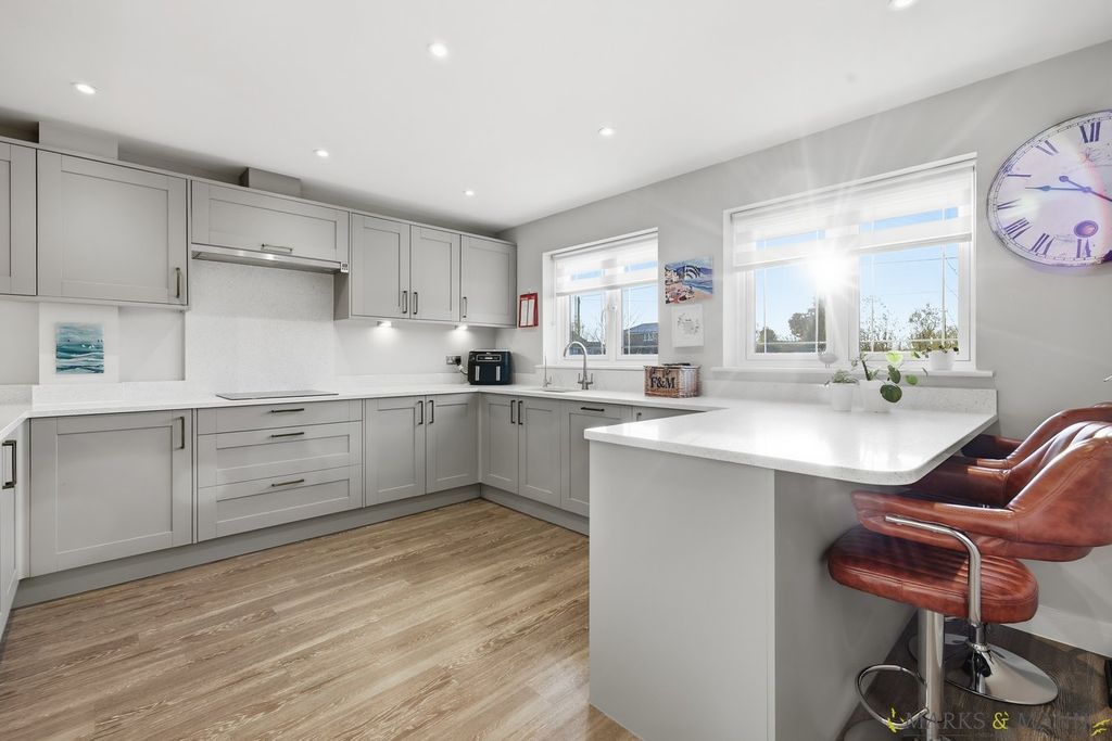 Property photo 3 of 30