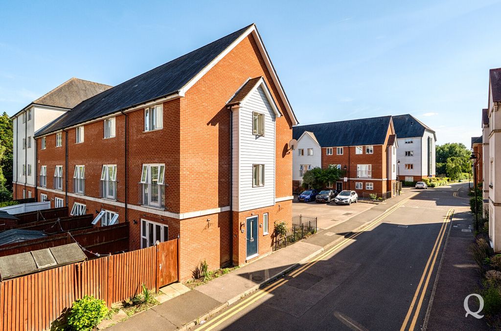 Property photo 1 of 22 B12F8547-456A-404...