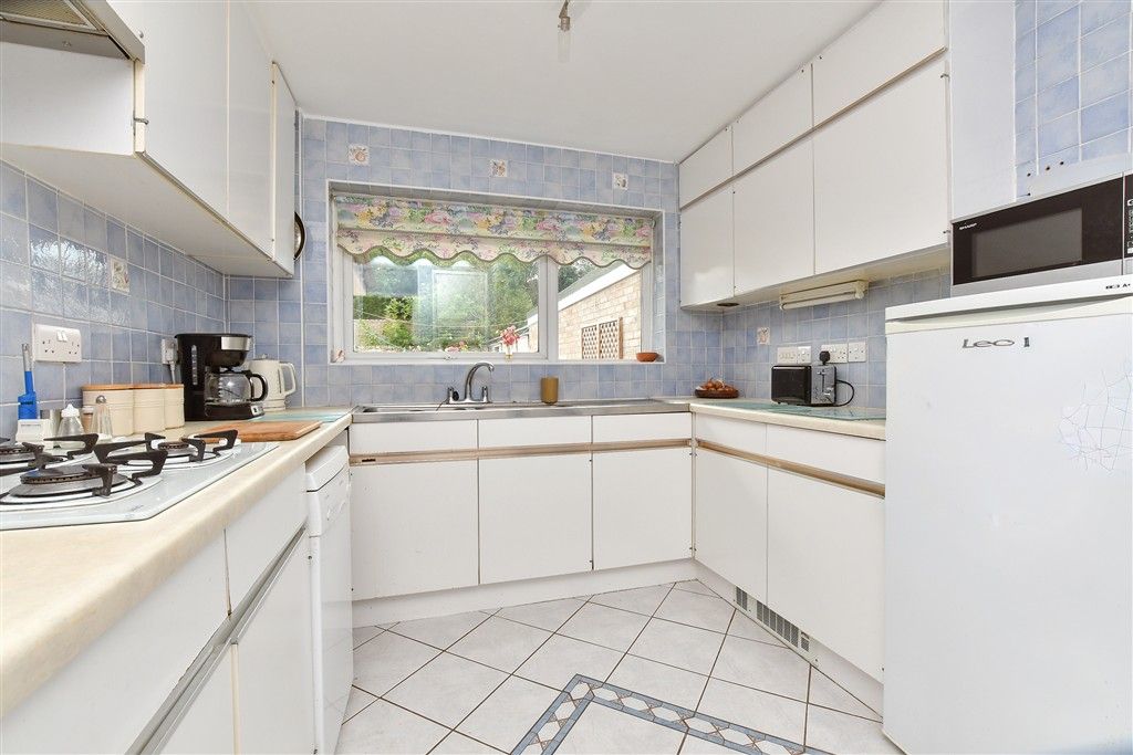 Property photo 3 of 16 Kitchen